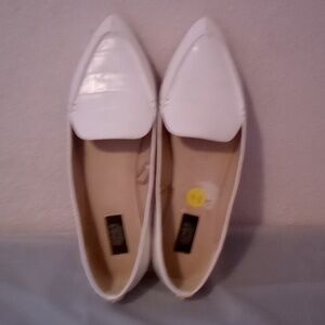 All white Jones of New York leather casual dress slides or shoes for women young